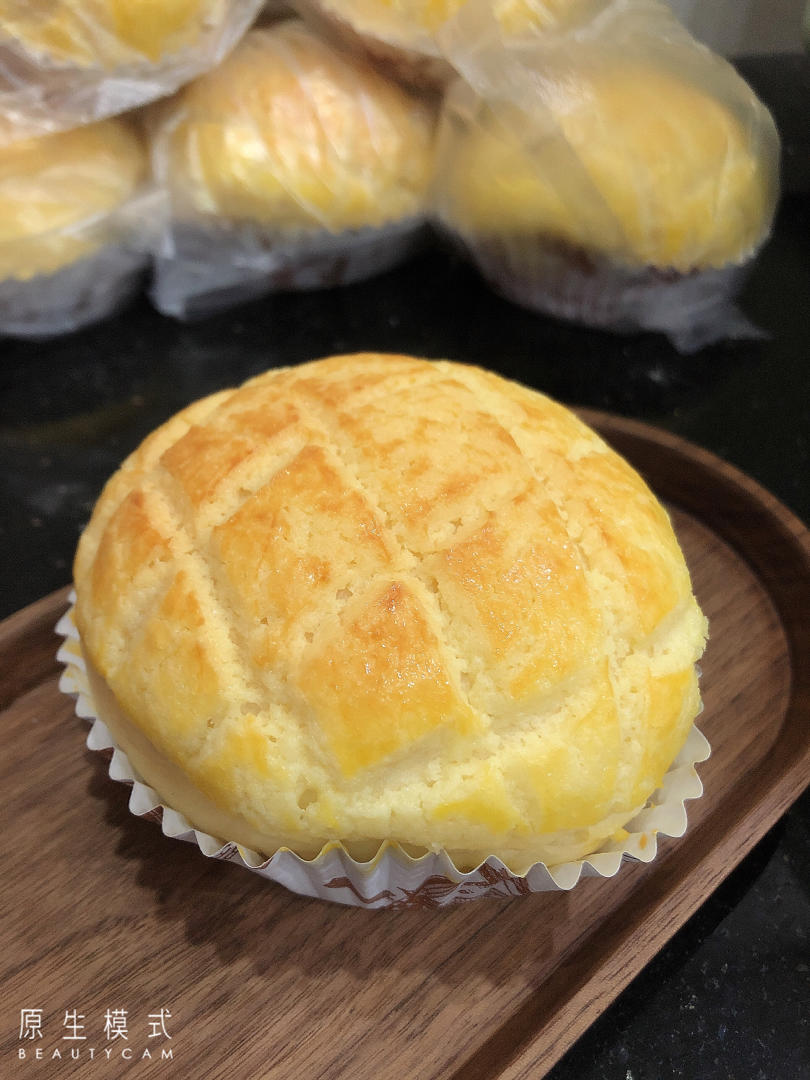 好吃到炸裂的港式菠萝包（附带制作酥皮的小视频）