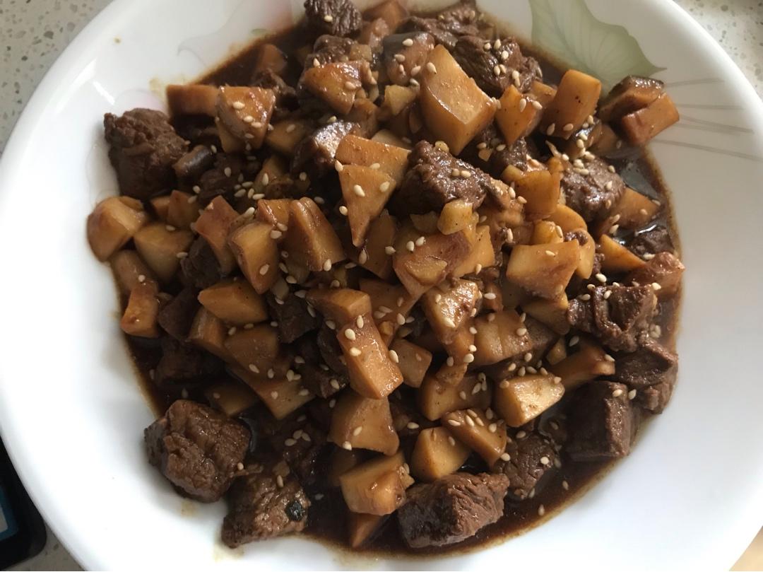 黑椒杏鲍菇牛肉粒