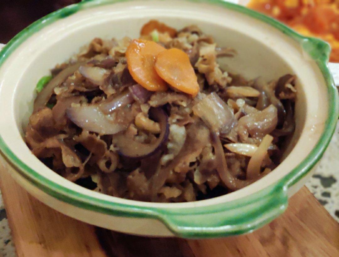 洋葱肥牛饭