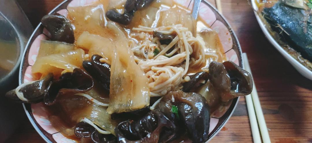 秒杀小夜市的麻酱流汁宽粉