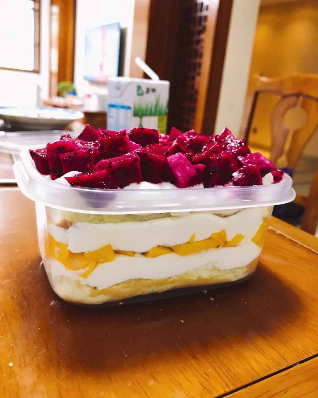 手笨手笨手笨笨做的水果盒子蛋糕(低糖低油版)