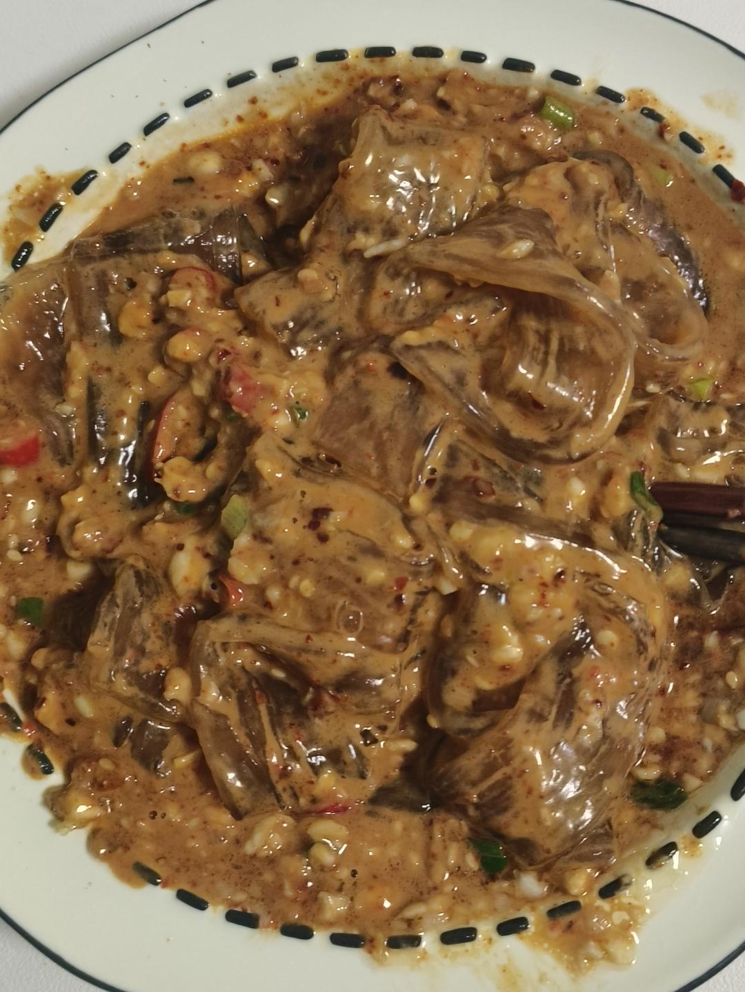 麻酱流汁宽粉