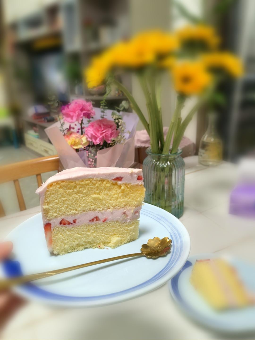 8寸草莓🍓慕斯蛋糕🍰（草莓酱馅）