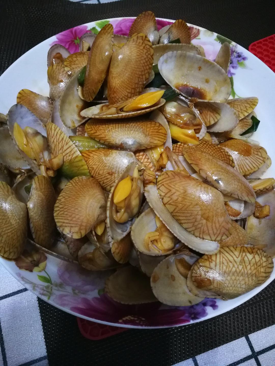 蒜香炒花甲