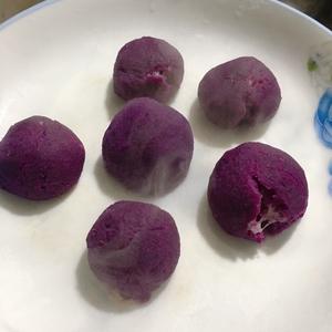 宝宝辅食简单版【芝心紫薯球】微波炉制作的做法 步骤6