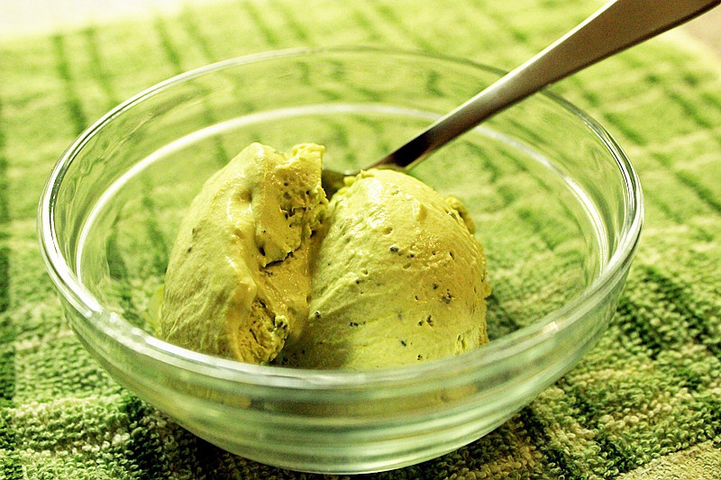 无需搅拌也无冰渣的抹茶冰淇淋