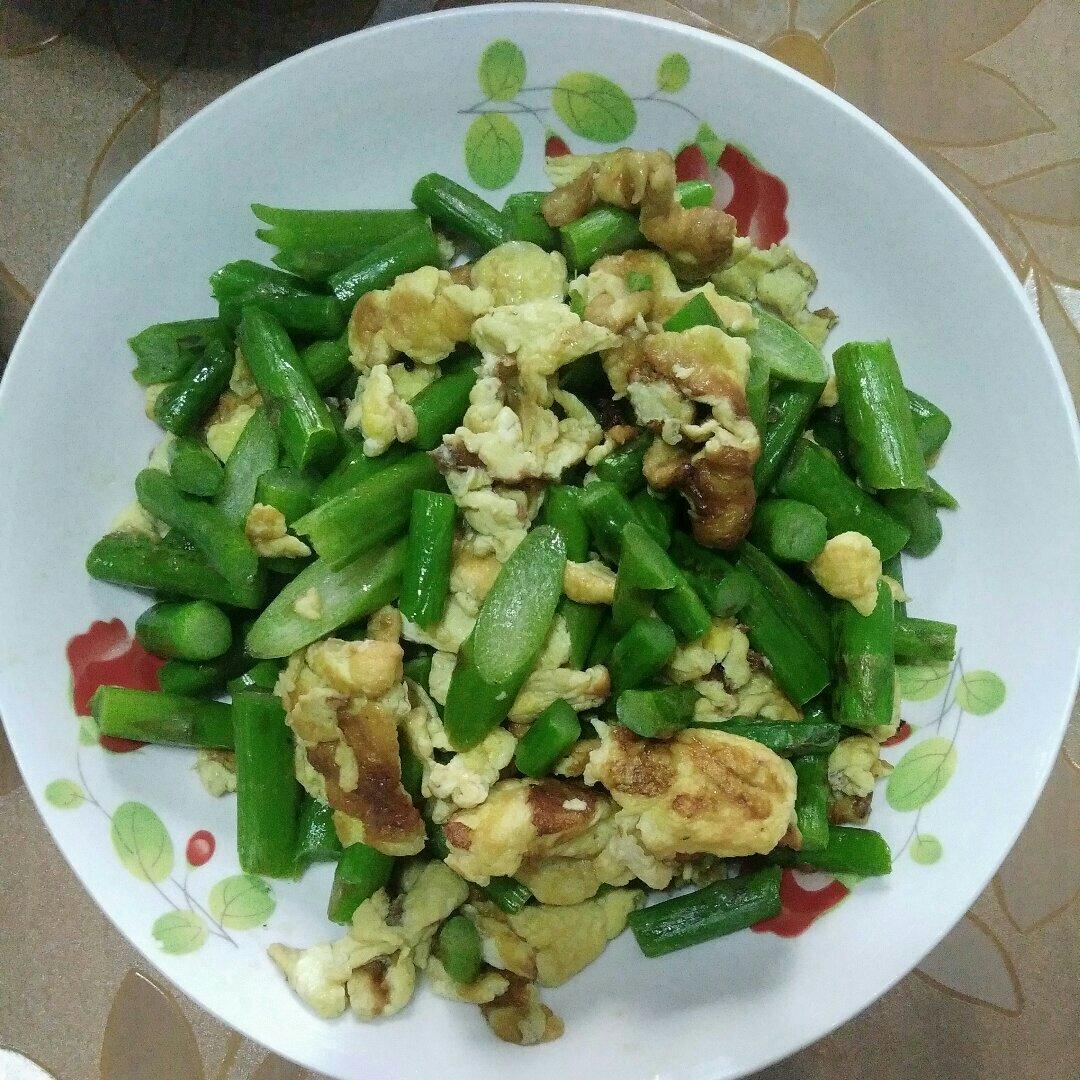 芦笋炒鸡蛋