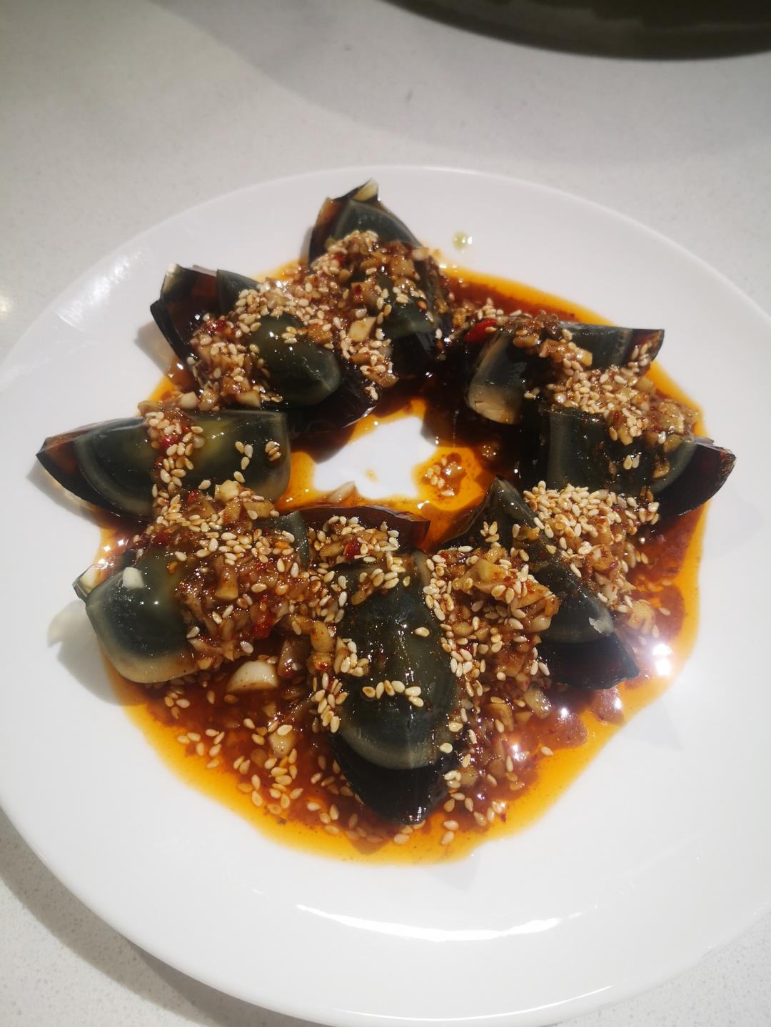 凉拌松花蛋（皮蛋）