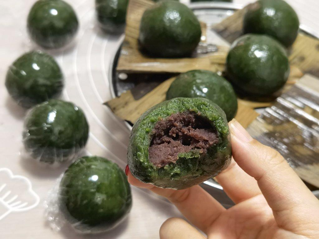 咸蛋黄肉松青团（艾糍）