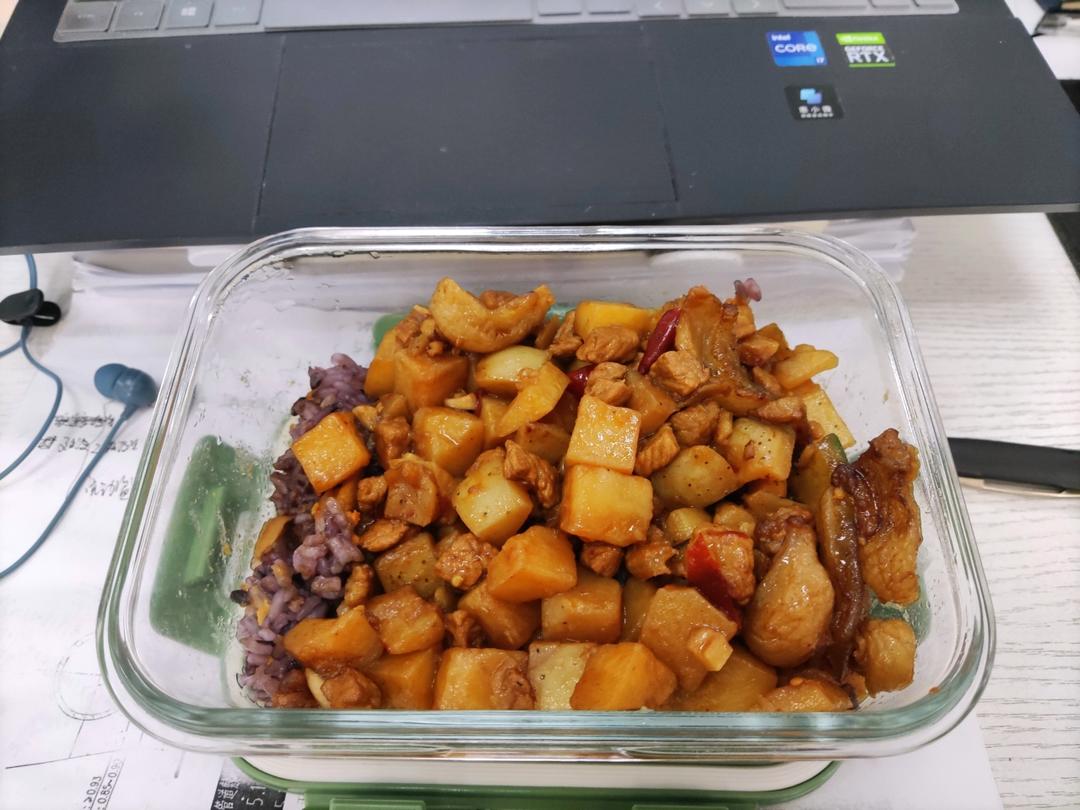 红烧肉炖土豆（丝毫不腻）