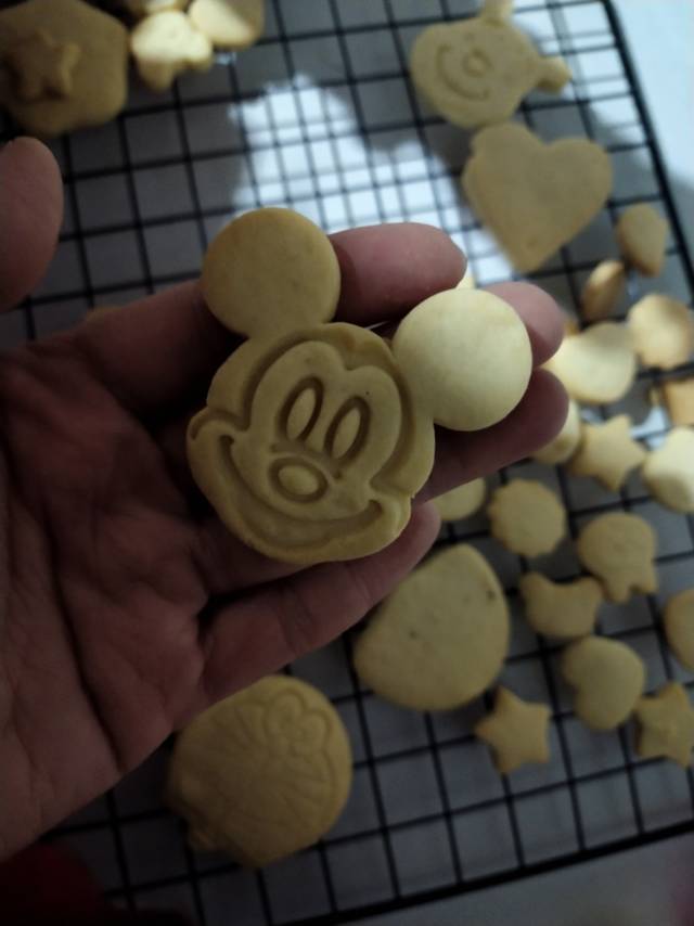 小朋友们超爱的卡通小饼干