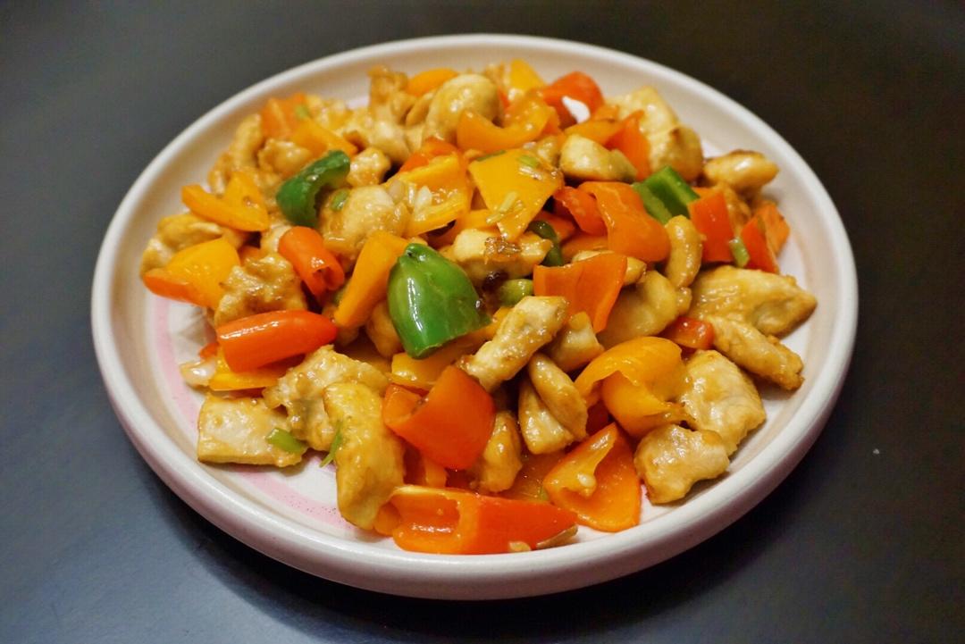 鸡胸肉炒彩椒