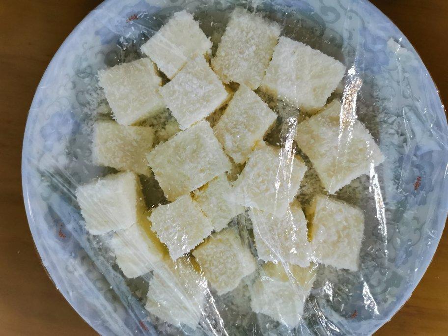 完胜85度C牛奶椰丝小方