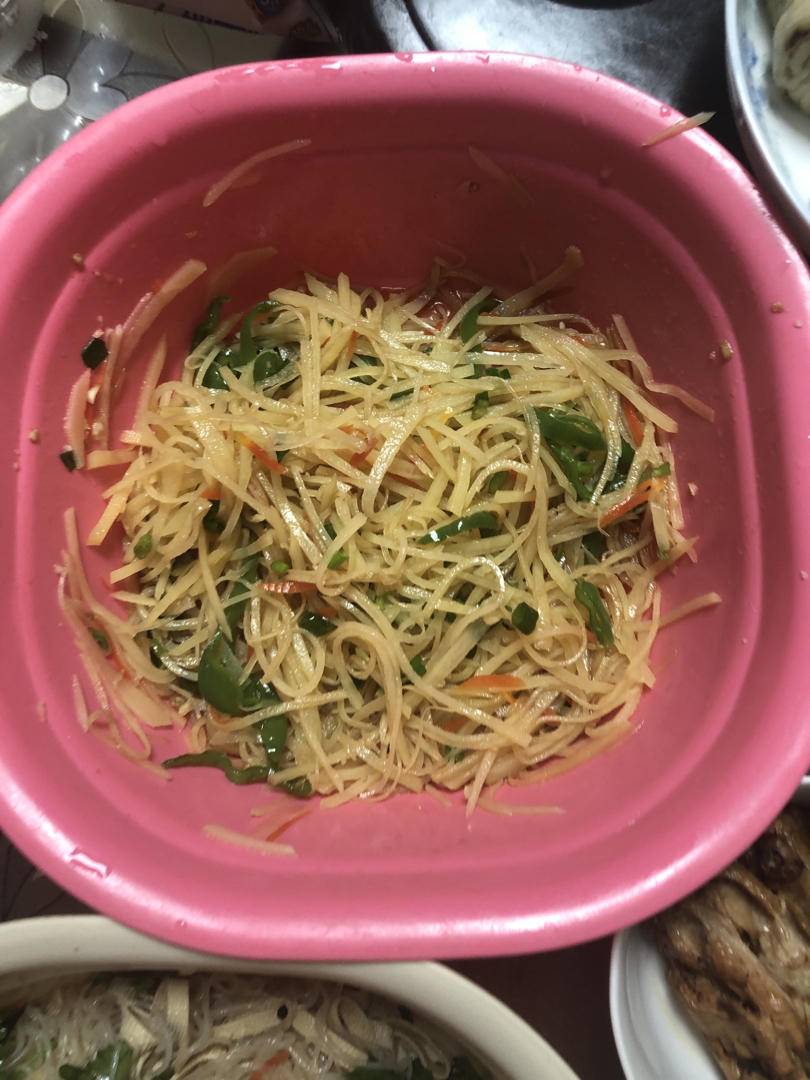 凉拌土豆丝，爽口开胃