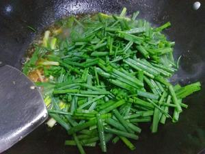 葱葱鲫鱼--地道自贡菜的做法 步骤17