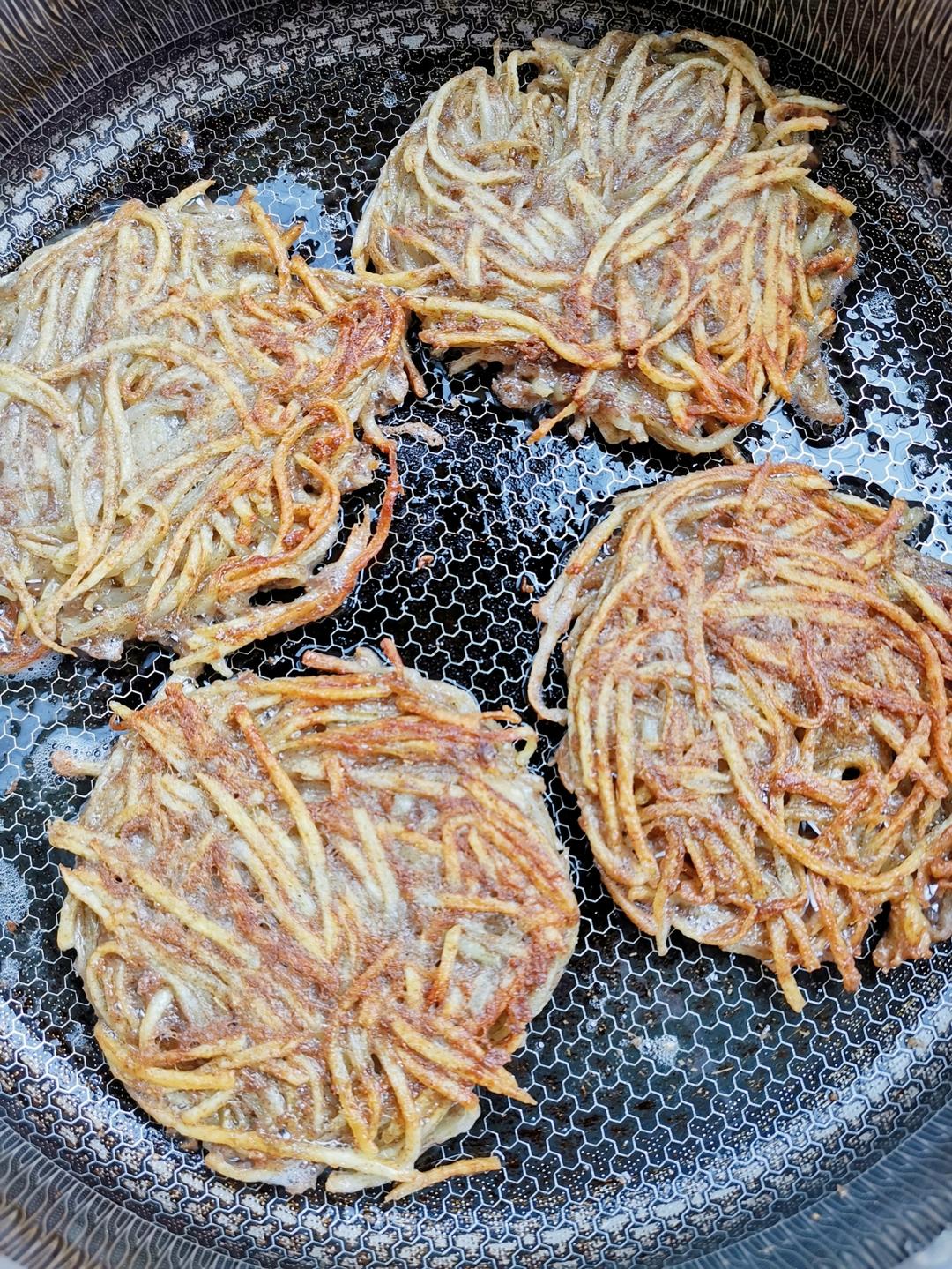 减脂早餐～黑全麦面土豆饼的做法 步骤4