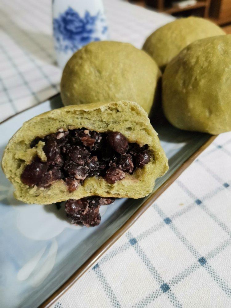 抹茶红豆面包