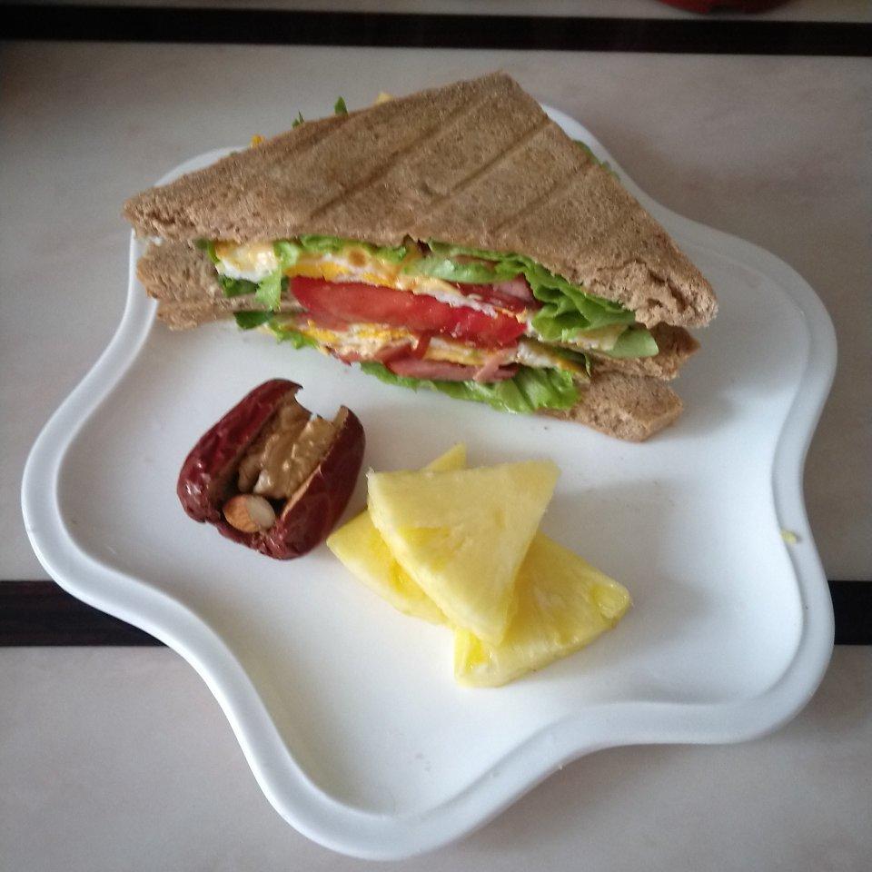 一看就会做的营养三明治早餐