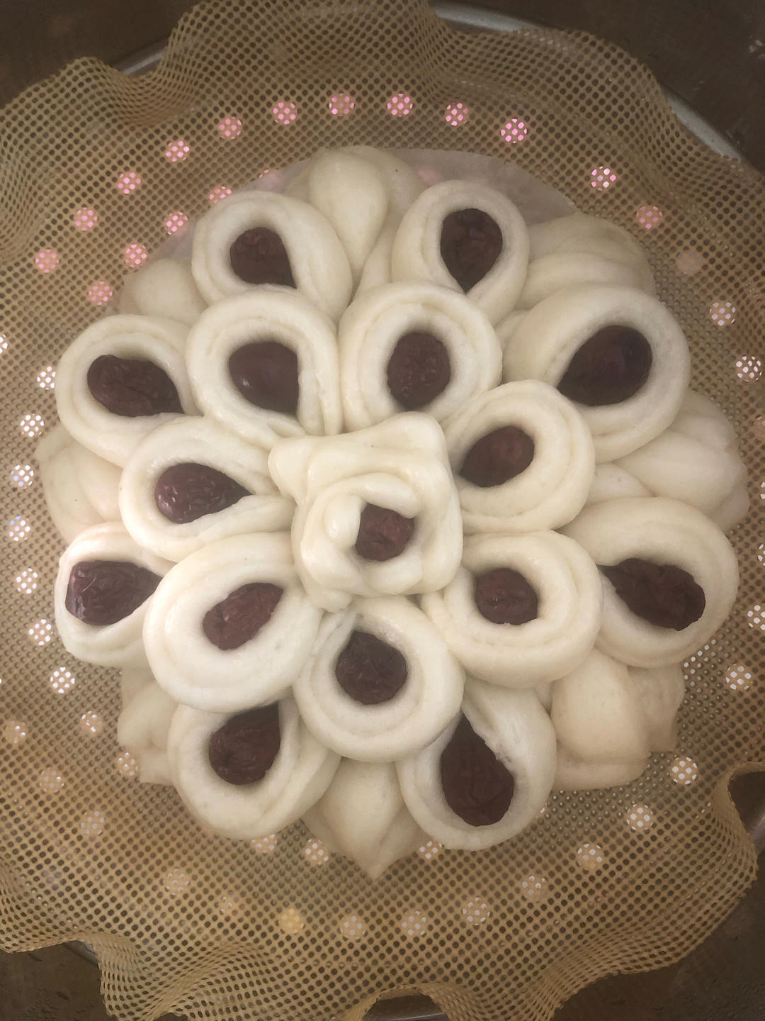 蒸蒸日上（枣花馒头）