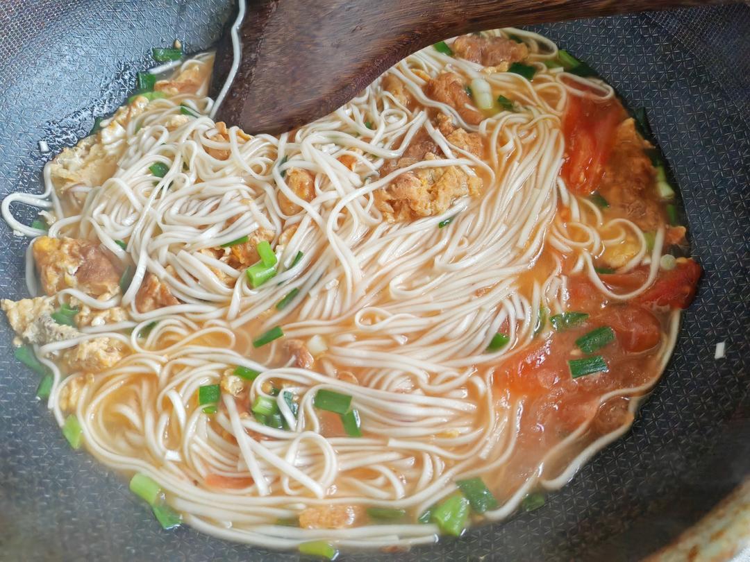 恨不得抱着锅舔的番茄鸡蛋面