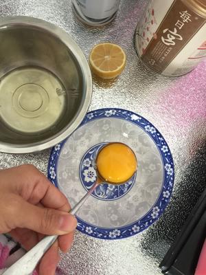 全鸡蛋 蛋黄奶粉溶豆（超级简单版）的做法 步骤2