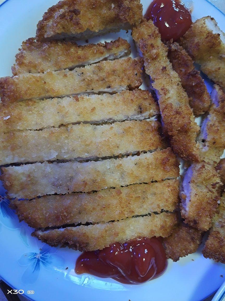 黄金酥脆的炸猪排