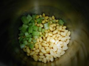 西芹豆浆的做法 步骤2