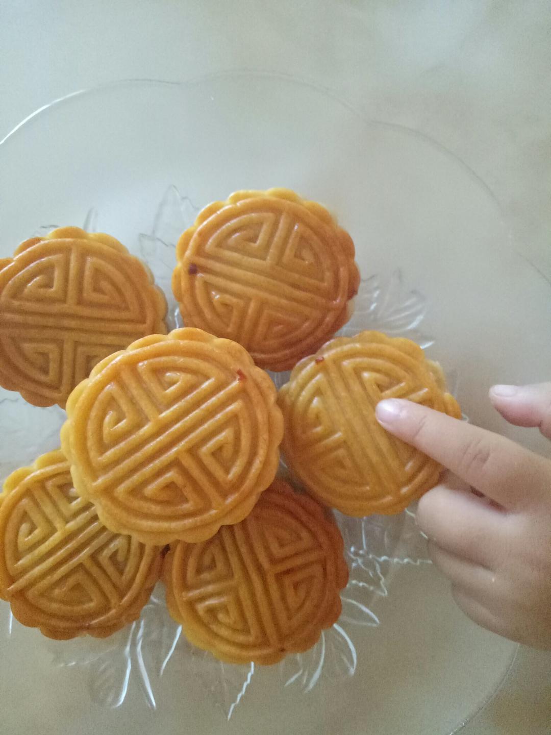 广式月饼—蛋黄莲蓉月饼