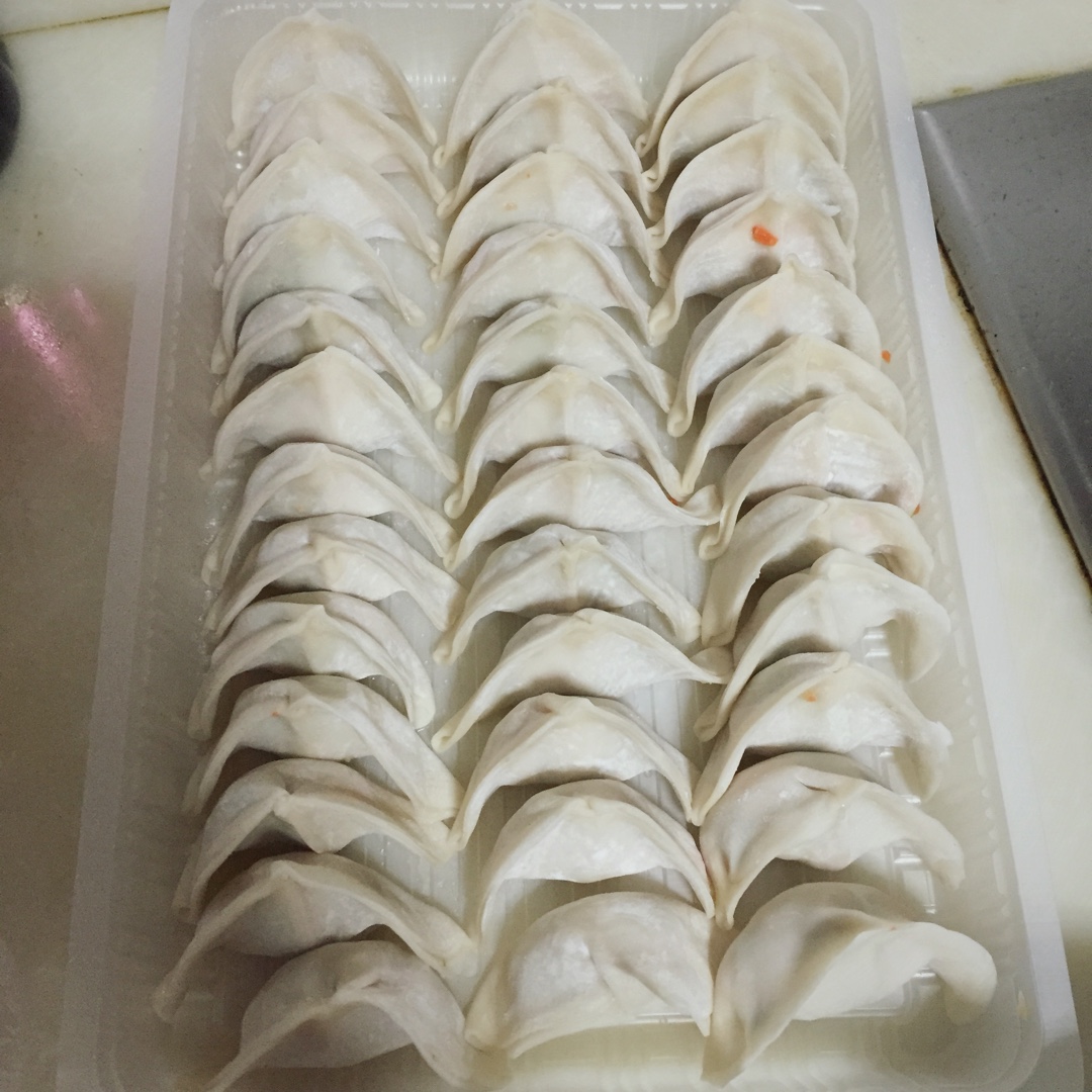 韭菜猪肉饺子(最简单最好吃又最多汁的饺子)