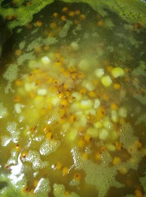 沙棘玉米蛋花汤的做法 步骤3