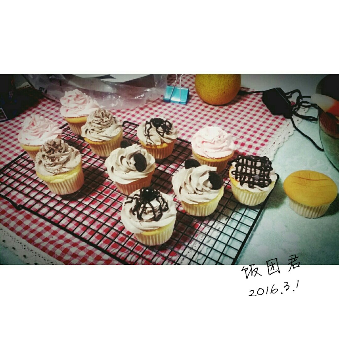 鲜奶油戚风杯子蛋糕（纸杯蛋糕）