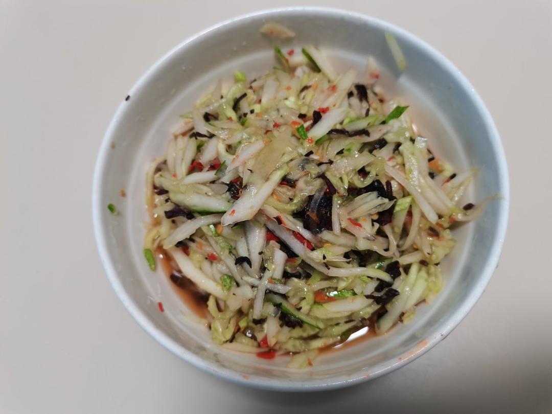 凉拌黄瓜丝