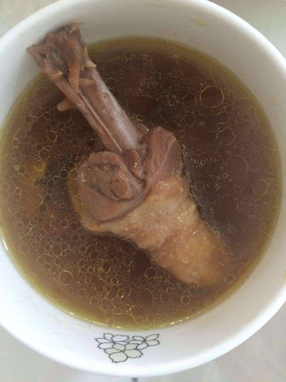 海参花胶乌鸡汤