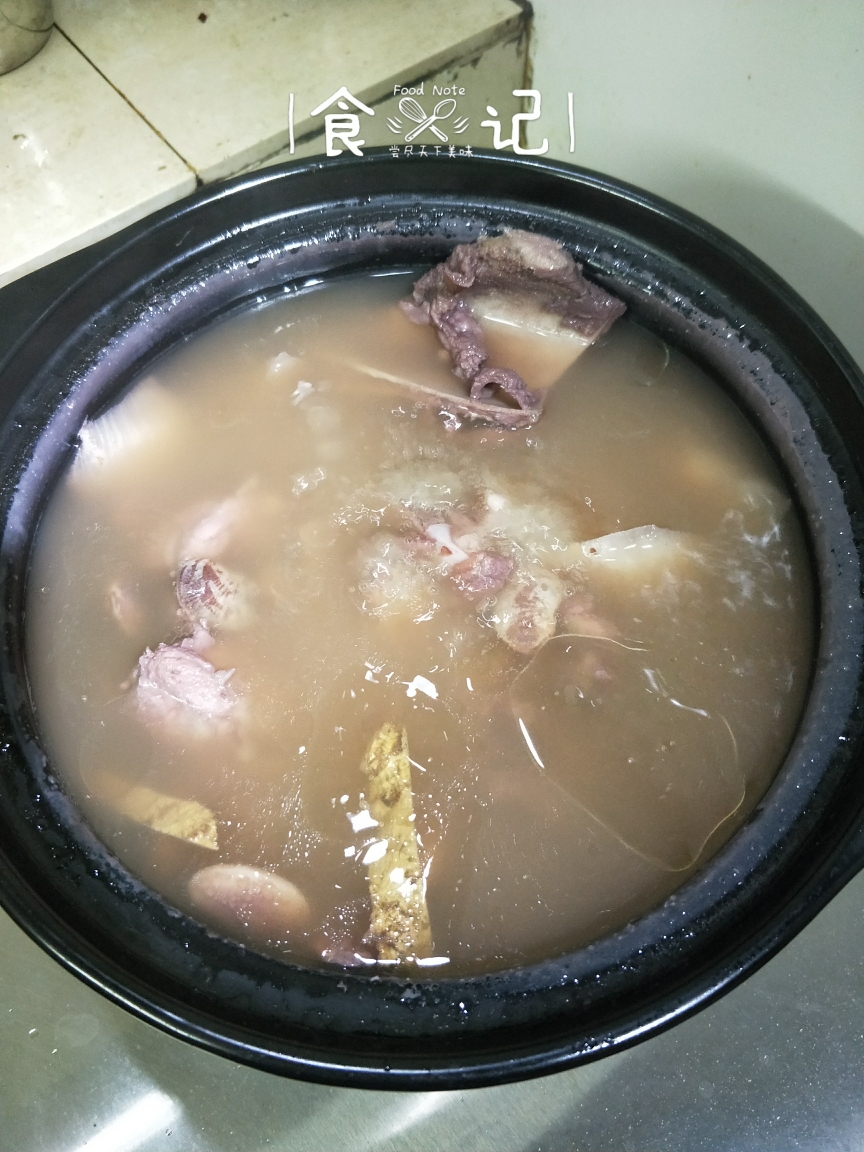 沙葛眉豆赤小豆扁豆煲猪扇骨汤的做法