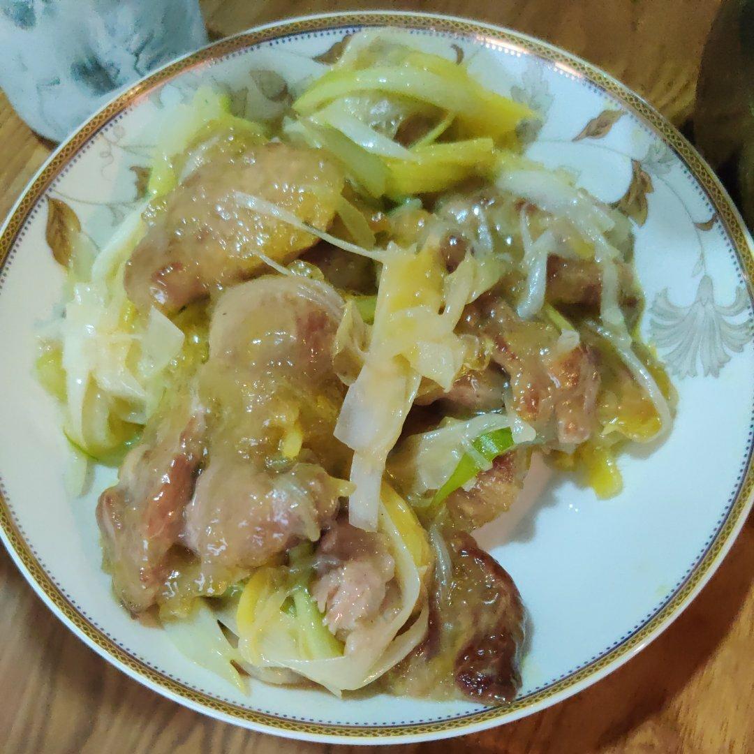厨师长教你：“锅包肉”的家常做法，色泽金黄，口味酸甜！