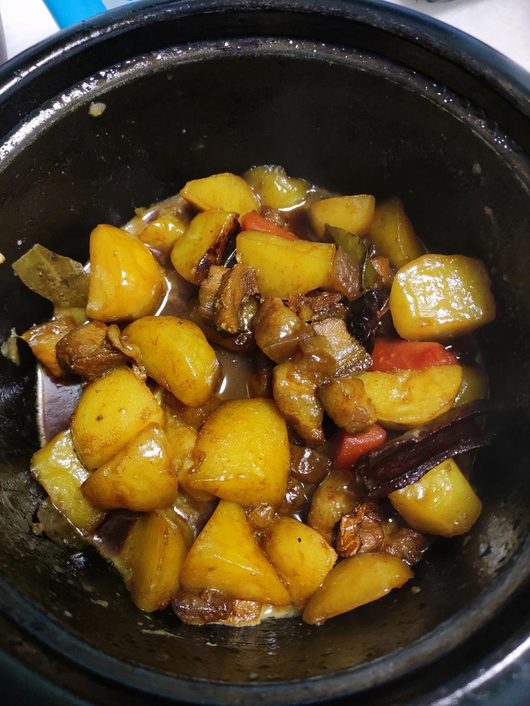 红烧肉炖土豆