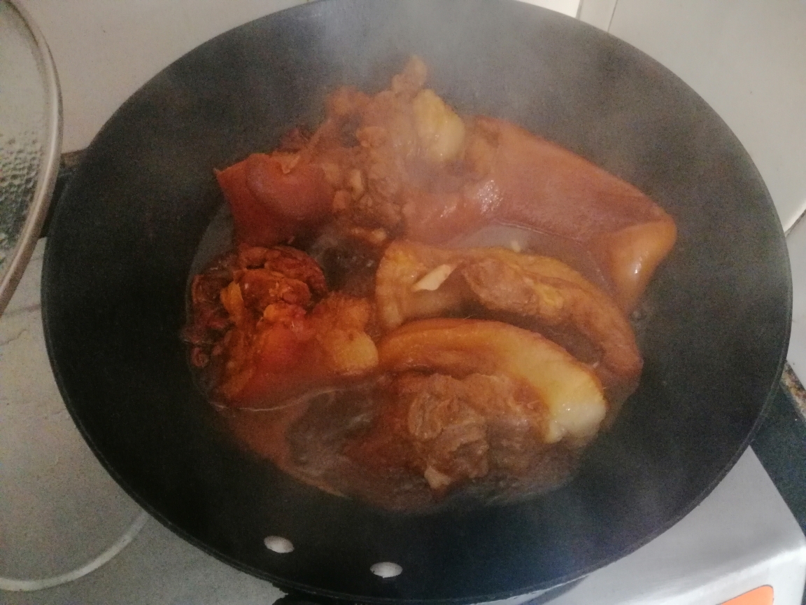 我妈教的酱油猪肉（无技术含量）