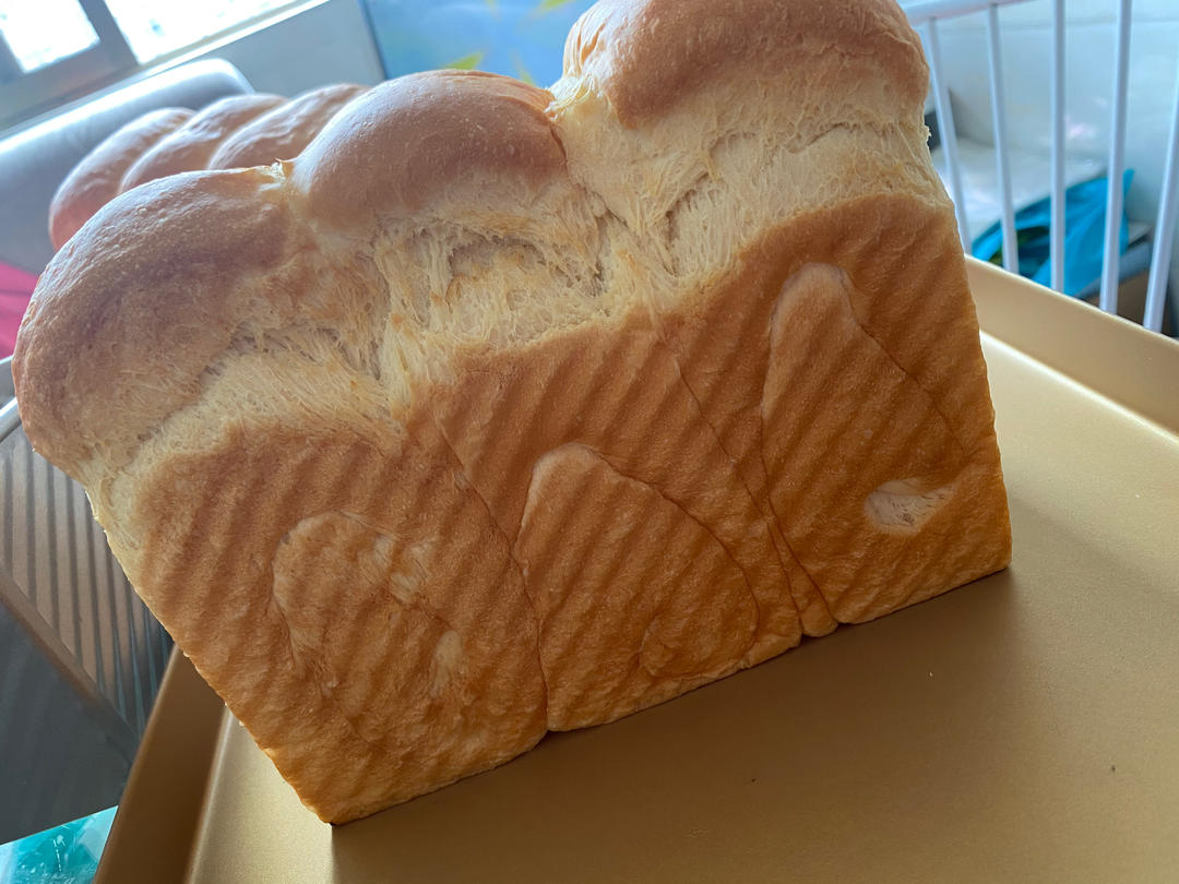 奶香纯粹的重料淡奶油吐司