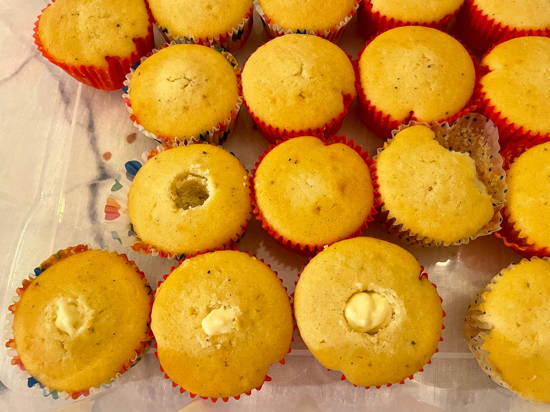 不打发黄油更好吃的香草cupcake