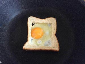 早餐快手鸡蛋芝士面包片的做法 步骤4