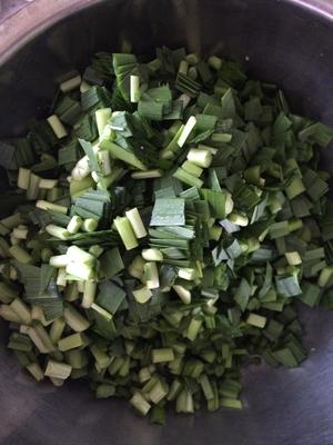 韭菜三鲜打卤面的做法 步骤1