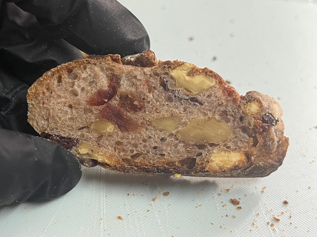 红酒葡萄干面包棒