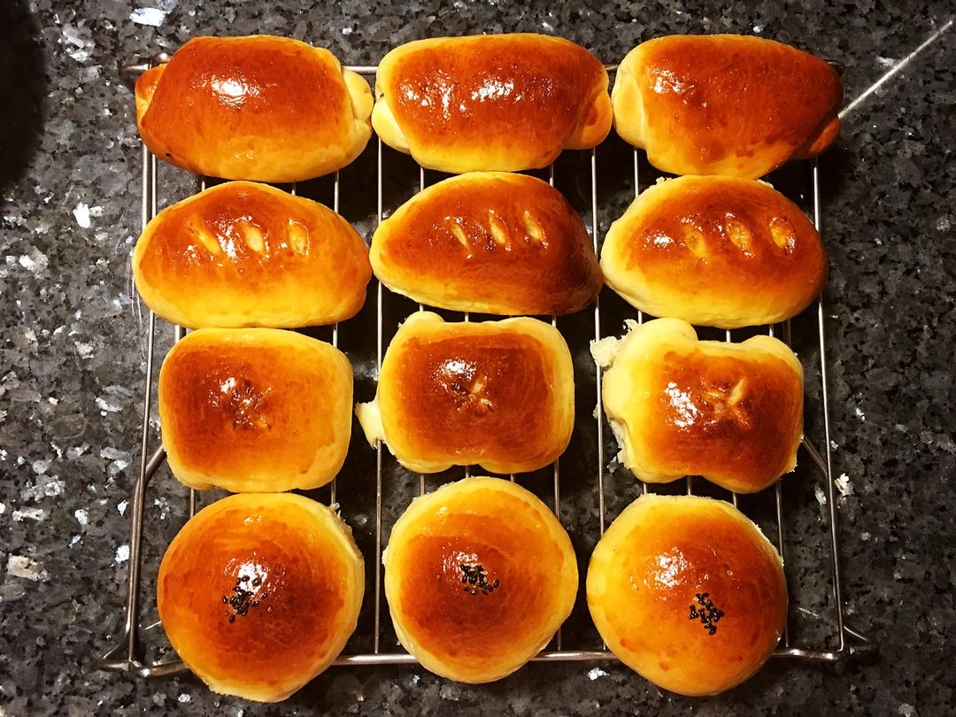 北海道红豆乳酪牛奶小面包