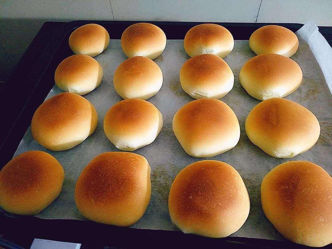 松软牛奶红豆饼