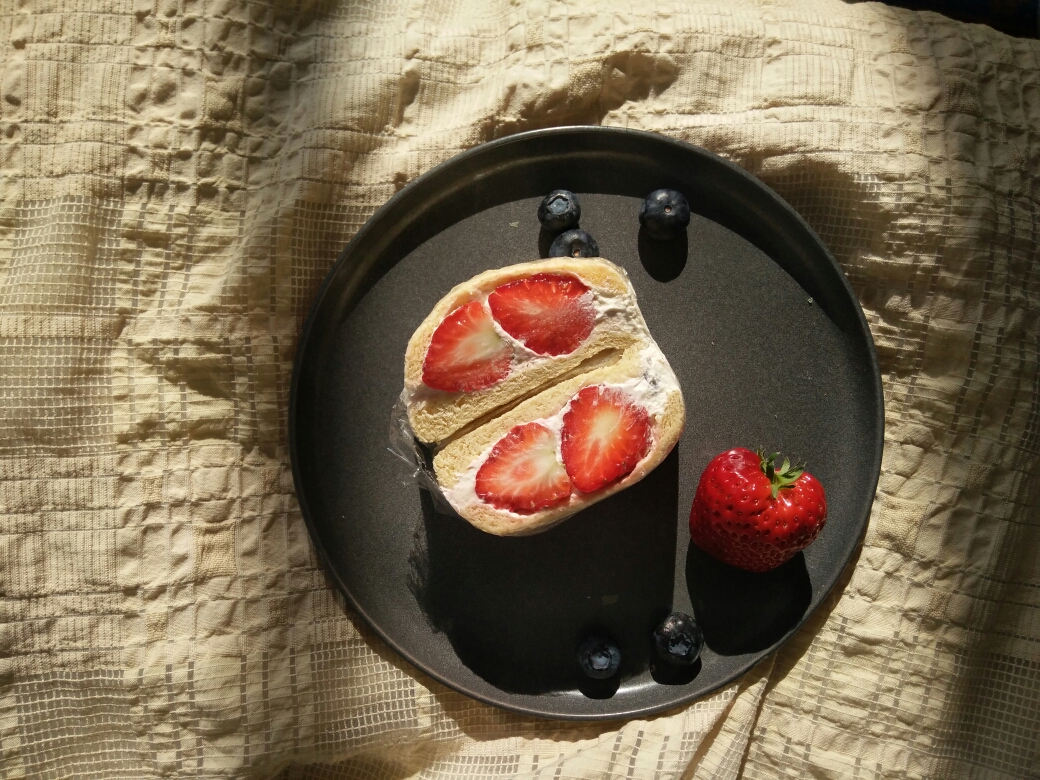 草莓三明治的做法