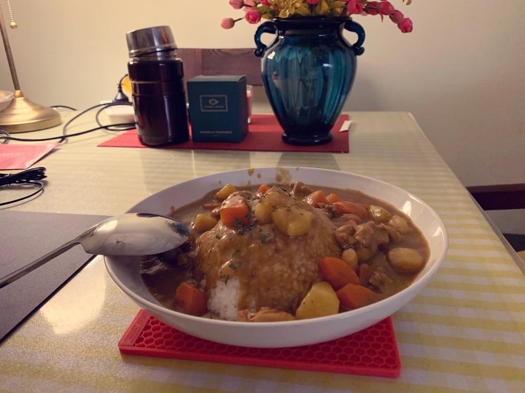 咖喱鸡肉饭