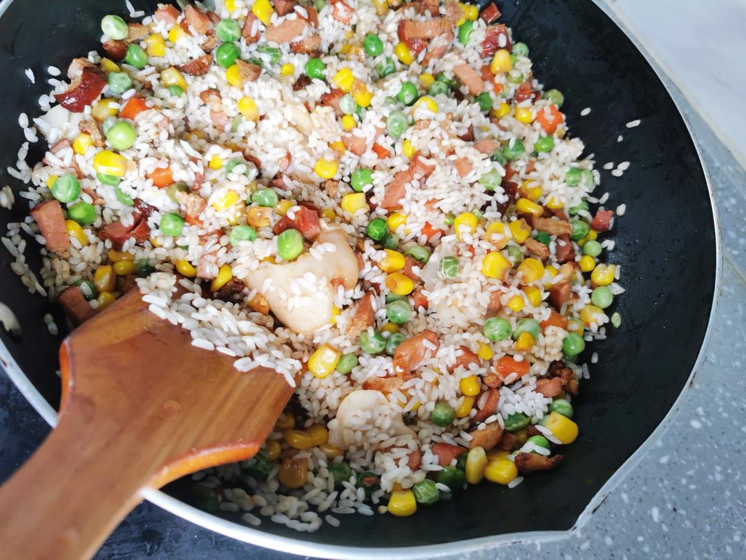 豌豆腊肉糯米饭