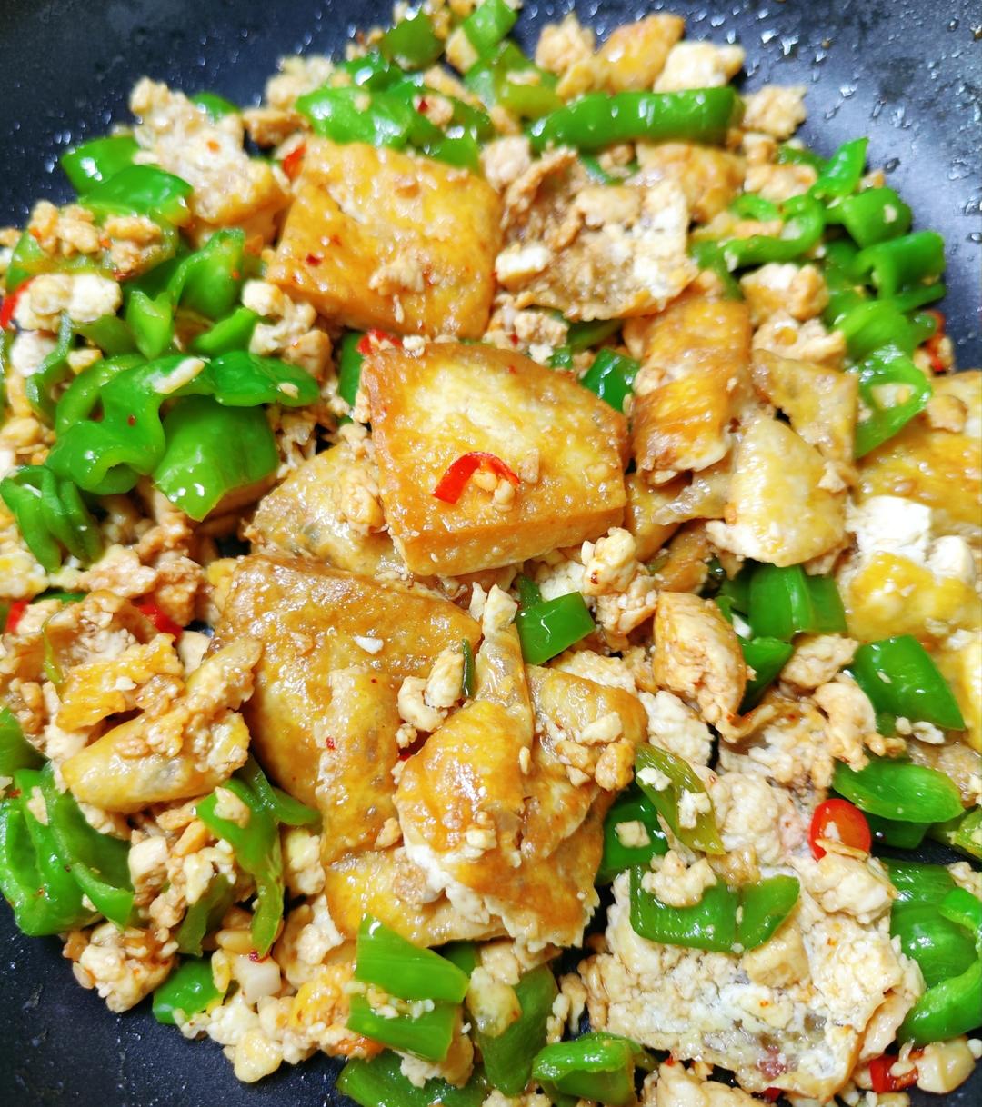 尖椒臭豆腐的做法