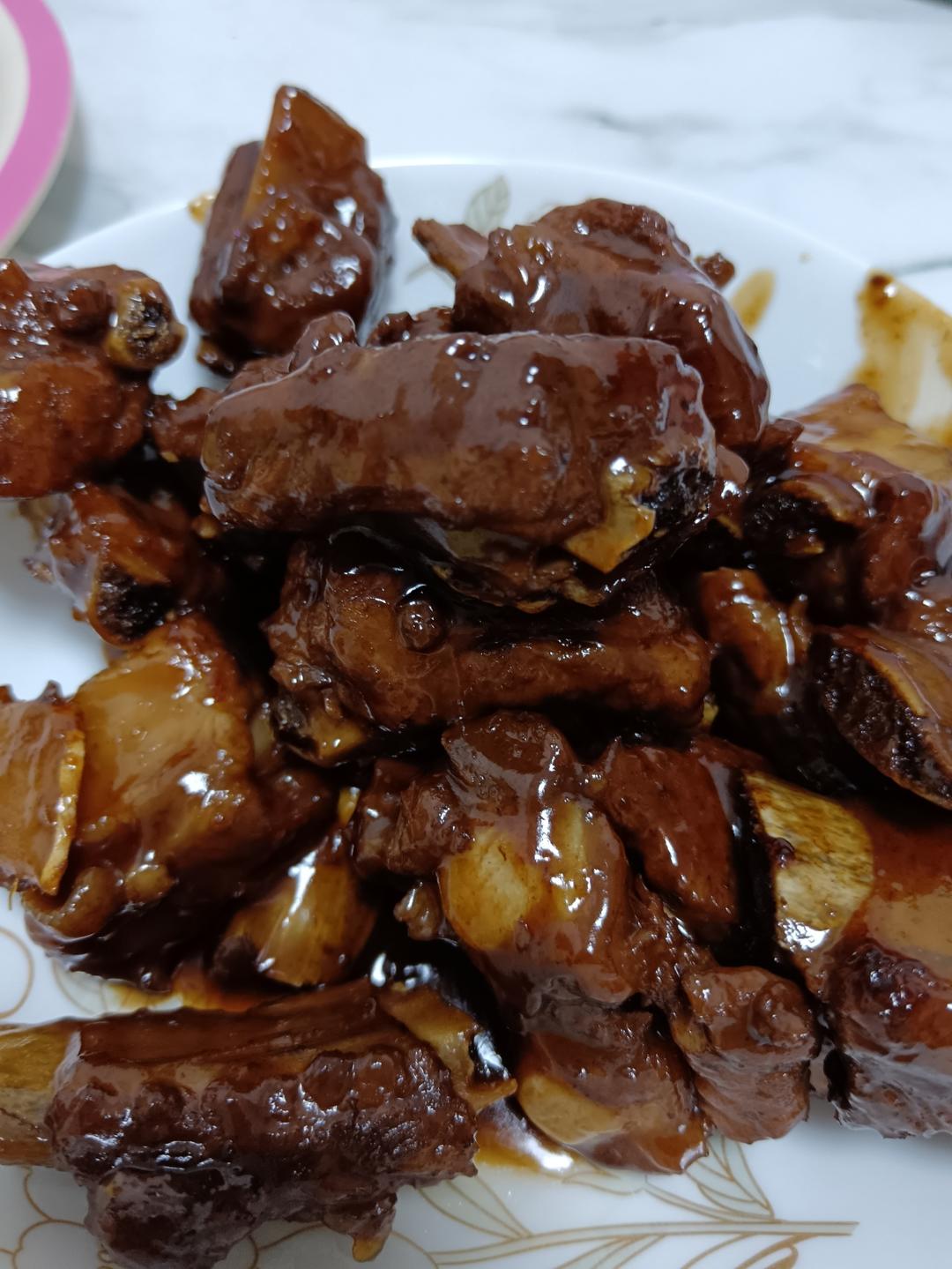 红烧排骨｜酱香浓郁