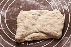 【免揉无油超简单】黑橄榄麦穗面包的做法 步骤9